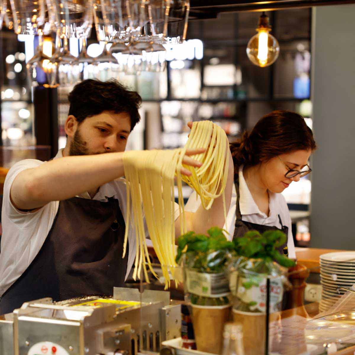 Kok der laver frisk pasta i Lyngby Storcenter